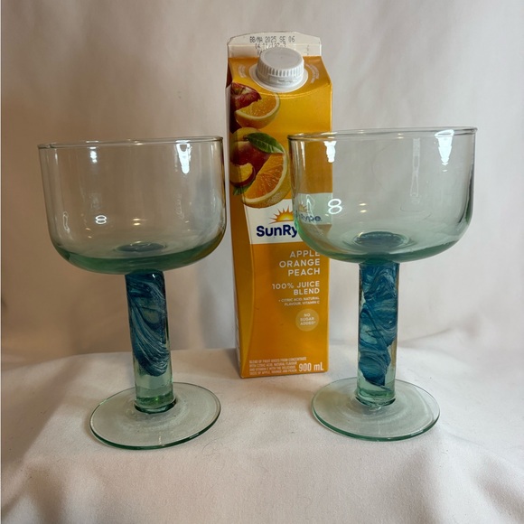 Set of two green and blue margarita glasses - Picture 4 of 4